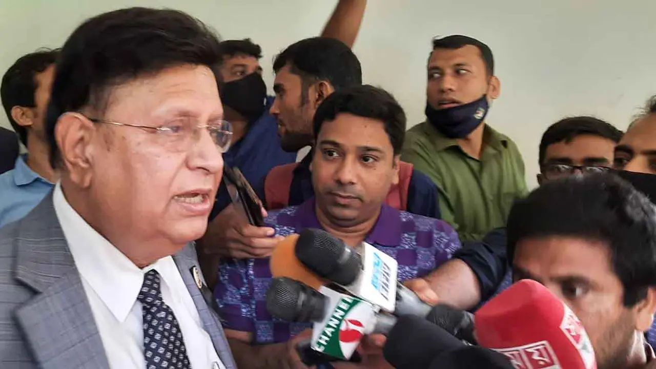 ‘আপনারা সবাই আমারে খাইয়া ফেললেন’, সাংবা‌দিকদের পররাষ্ট্রমন্ত্রী