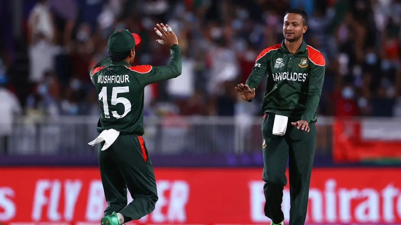 সাকিবের জীবন সহজ করে দিচ্ছেন মুশফিক