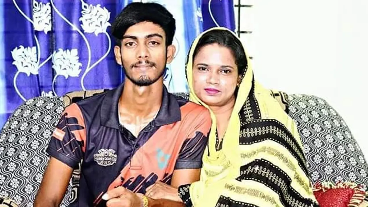 কলেজছাত্রকে বিয়ে করা সেই শিক্ষিকার মরদেহ উদ্ধার