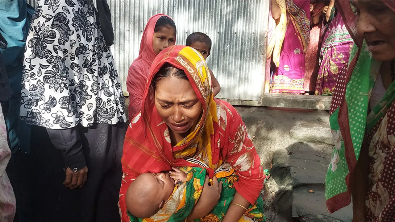 আমার স্বামী কই, তারে আপনারা আইনা দেন