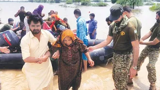 বন্যা পরিস্থিতি মোকাবিলায় বৈশ্বিক সাহায্য চায় পাকিস্তান