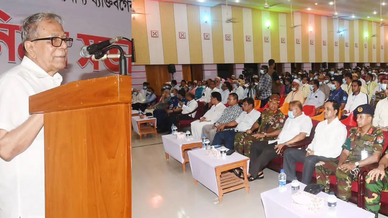 প্লাস্টিক ও পলিথিনে যেন হাওরের পরিবেশ নষ্ট না হয় : রাষ্ট্রপতি