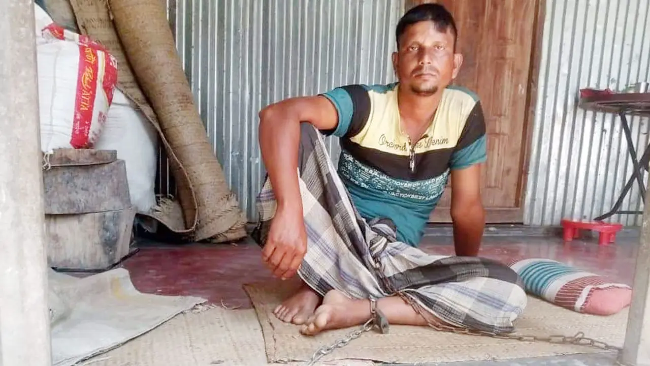 টাকা না দেওয়ায় ৩ দিন যুবককে শিকল দিয়ে বেঁধে রাখলেন পাওনাদার