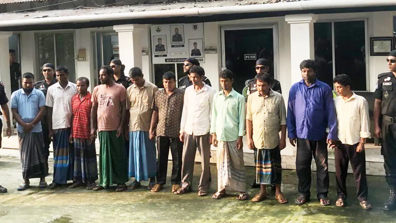 আন্তঃজেলা ডাকাত দলের ১১ সদস্য গ্রেপ্তার