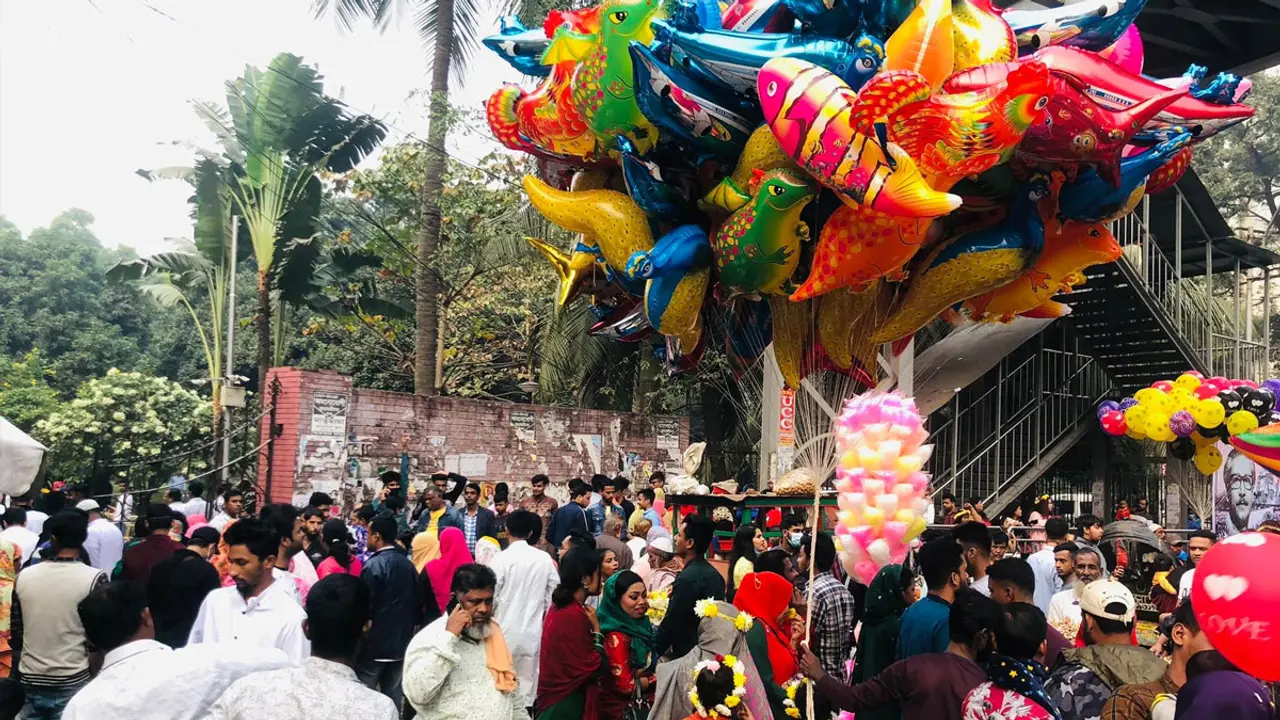 বিজয় দিবসে গোটা রাজধানী যেন বিনোদনকেন্দ্র