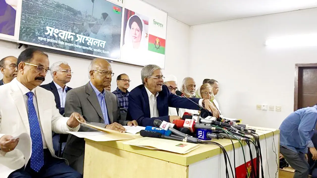 বিএনপি কার্যালয়ে বোমা রেখেছে পুলিশ, দাবি মির্জা ফখরুলের