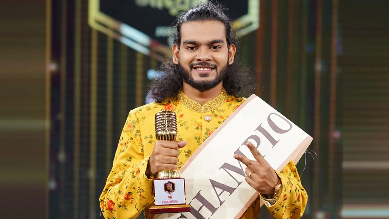 ‘বাংলার গায়েন সিজন-২’ চ্যাম্পিয়ন বাঁধন