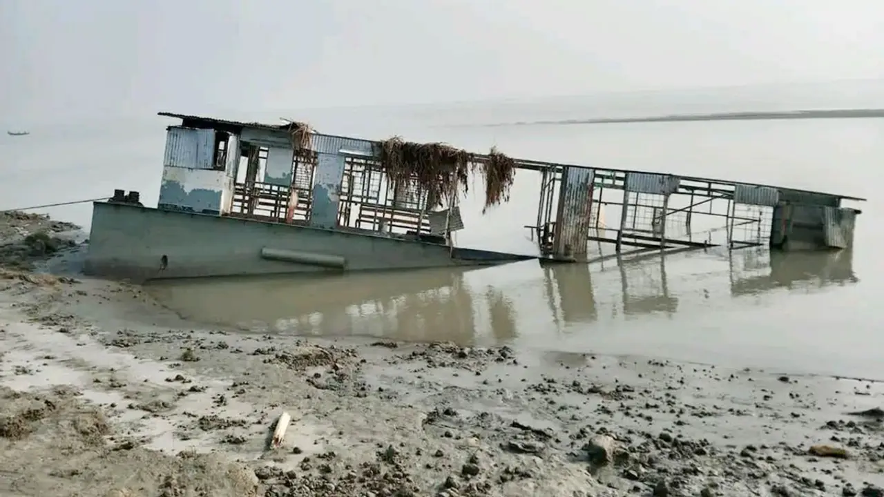 ঘাট নেই, তবুও নিয়মিত টাকা তোলেন ইউপি সদস্য