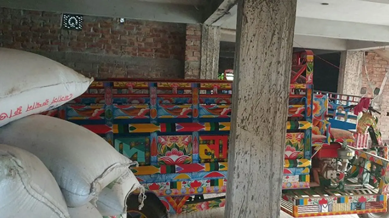 বগুড়ায় আদালতের জব্দ করা ১১৩০ বস্তা চাল উধাও