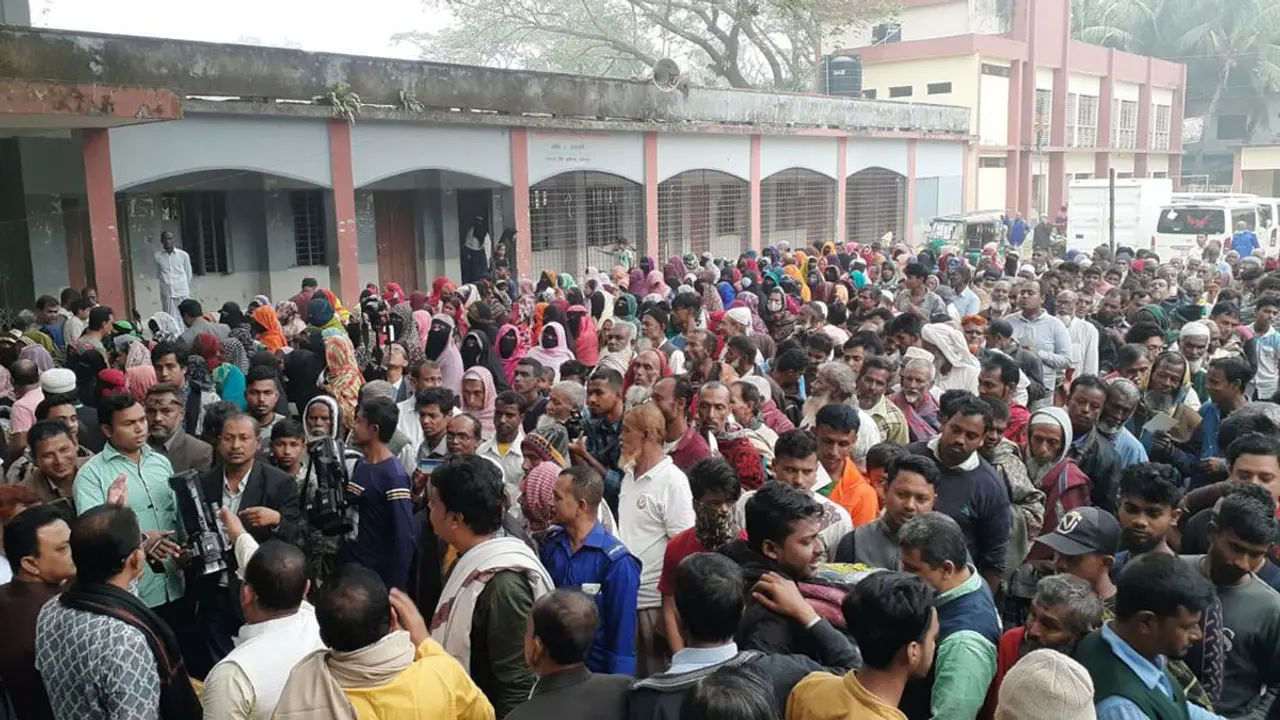 চাটখিলে ২০ হাজার শীতার্তের মাঝে শীতবস্ত্র বিতরণ