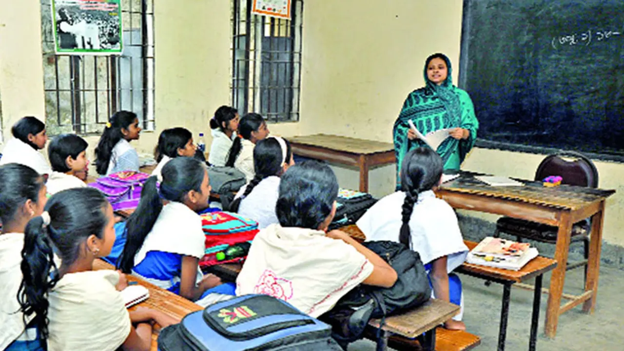 শীতকালীন ছুটি পাচ্ছেন না প্রাথমিক বিদ্যালয়ের শিক্ষকরা