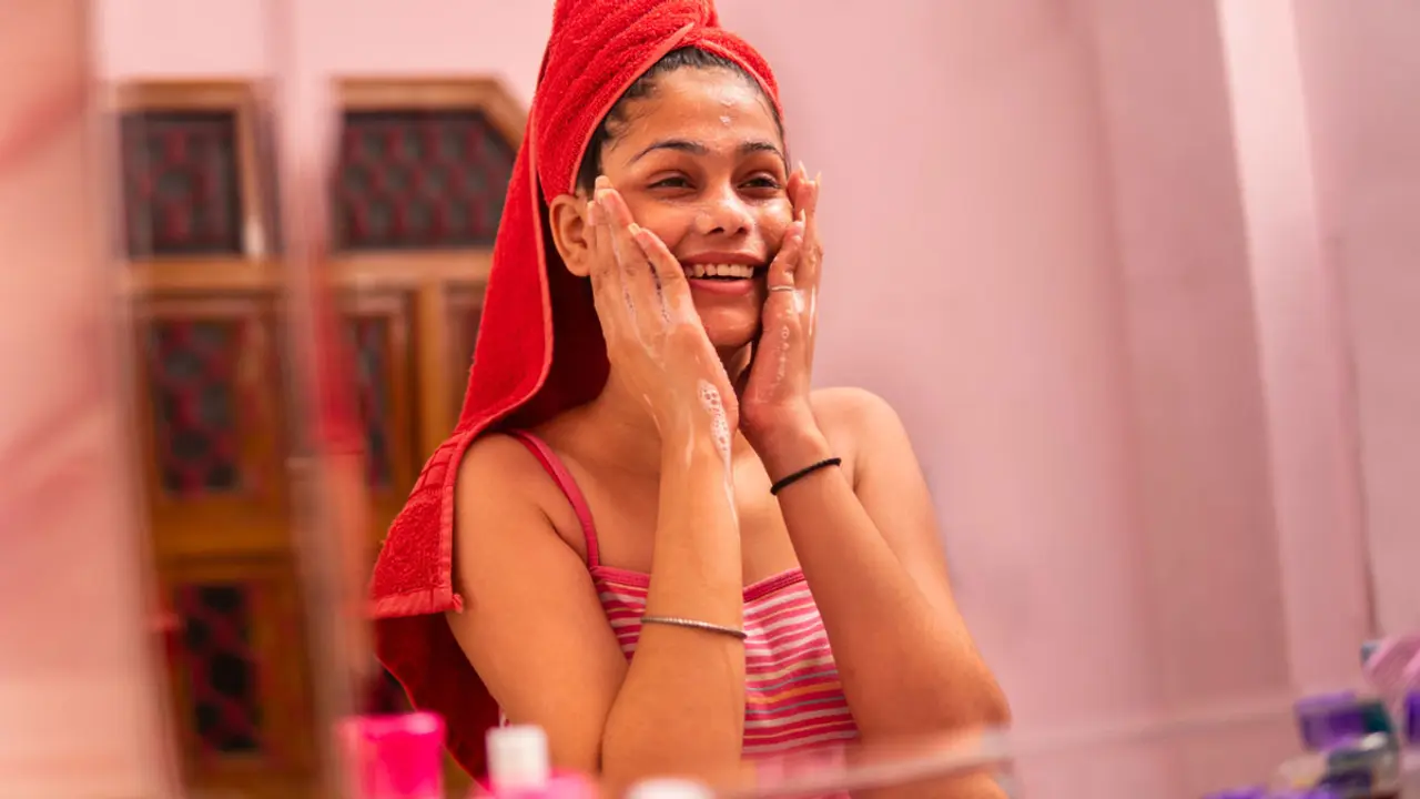 শীতে ঠান্ডা পানি দিয়ে মুখ ধোয়ার উপকারিতা