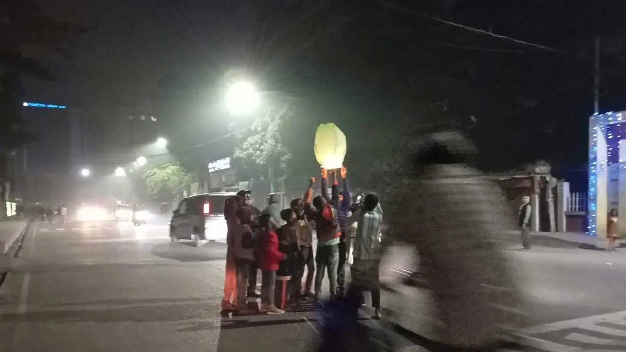 নিষেধাজ্ঞার পরও থার্টি ফার্স্ট নাইটে ফানুস উড়ছে ঢাকায়