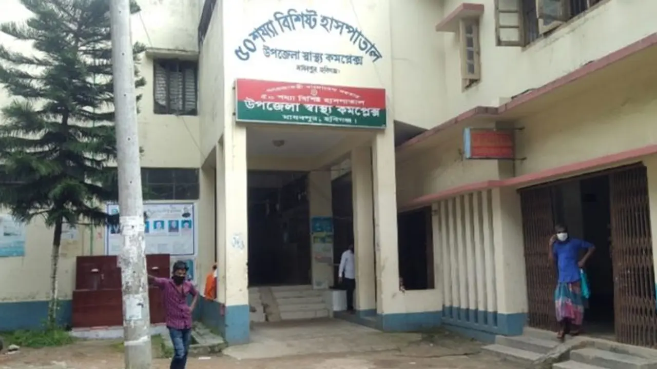 খালপাড়ে কার্টনের মধ্যে পড়ে ছিল নবজাতক