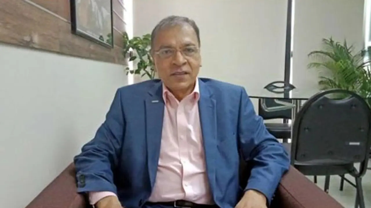 অর্থপাচার-ঋণ খেলাপিতে খাদের কিনারে ব্যাংকিং খাত : টিআইবি