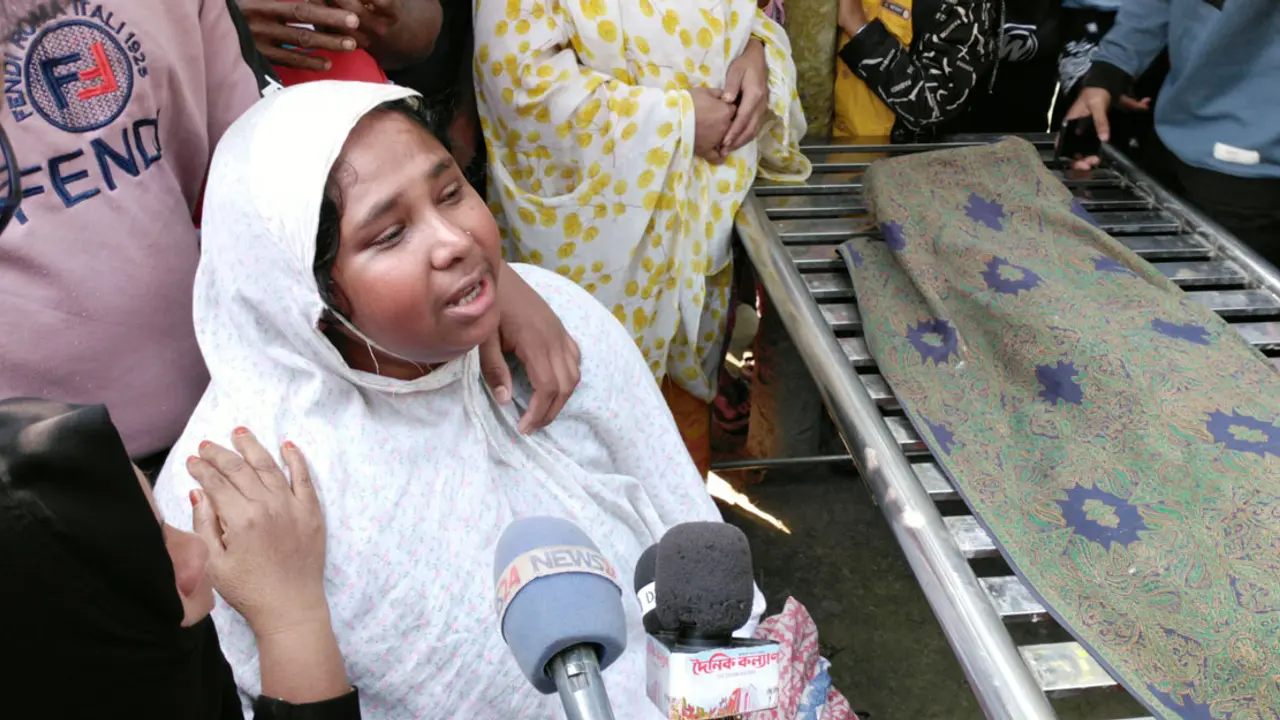 পরোটা খেতে যাওয়া কাল হয়ে দাঁড়াল বাবা-ছেলের