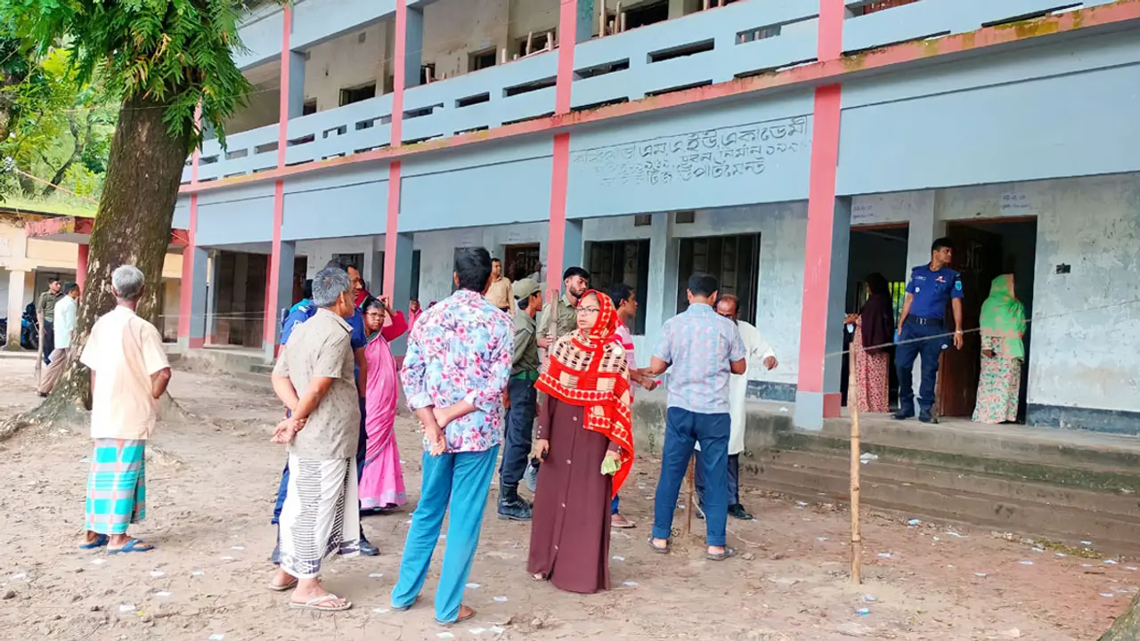 আসছে ভোট, বাড়ছে গুজব-সংঘাতের শঙ্কা