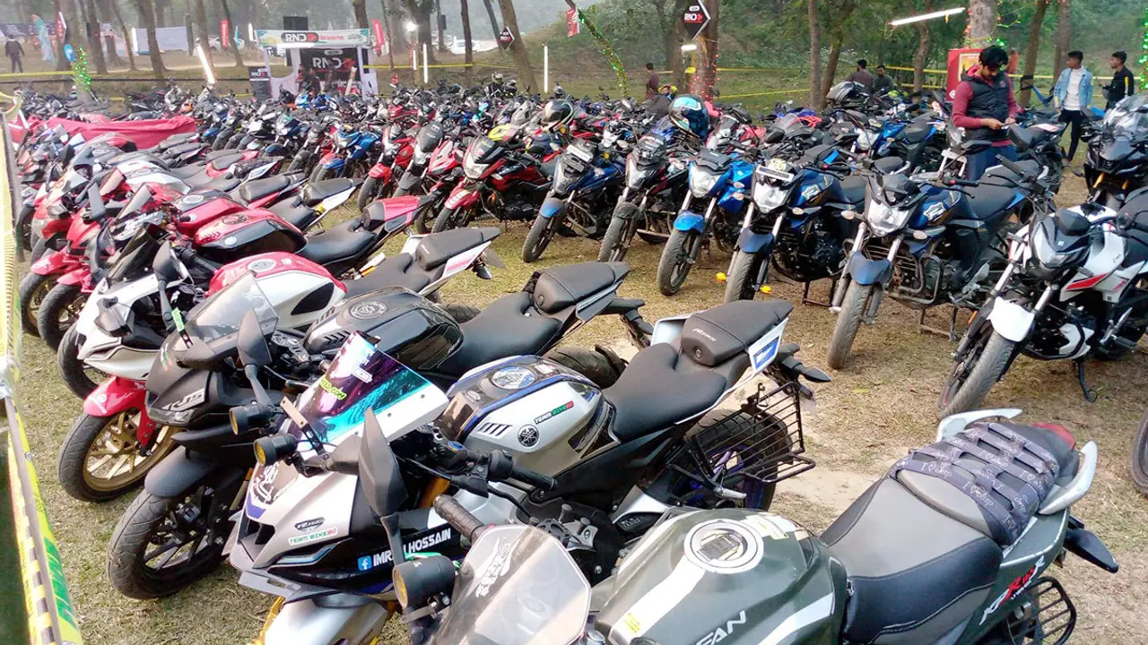 লালমাই পাহাড়ে জড়ো হয়েছেন হাজার বাইকার