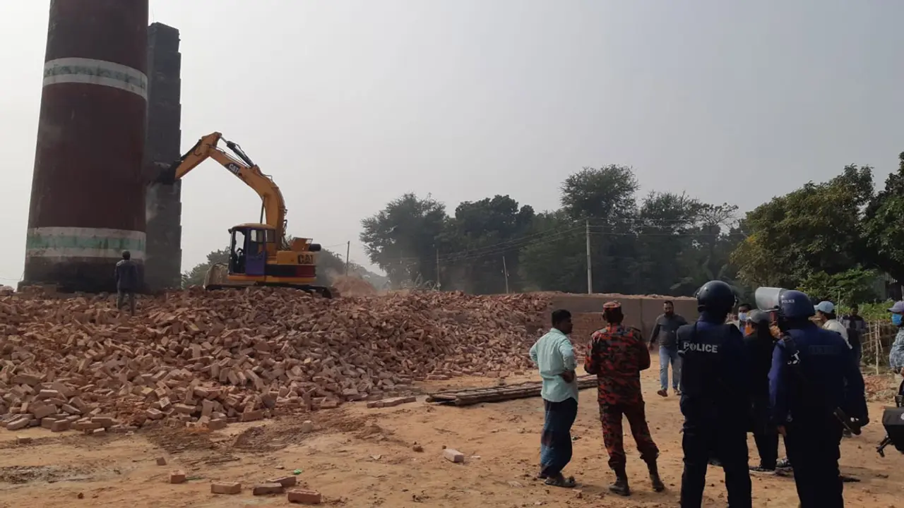 অবৈধ ইটভাটা উচ্ছেদ করতে যাওয়া ম্যাজিস্ট্রেটের ওপর হামলা