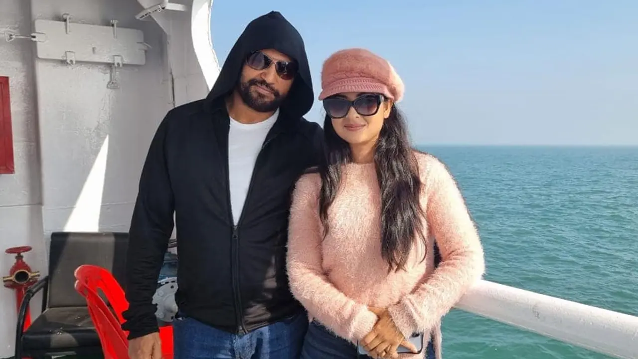 গভীর সমুদ্রে ৫ ঘণ্টা আটকে ছিলেন তারা