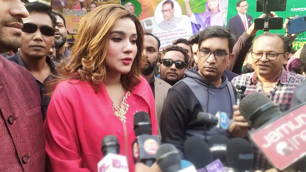আওয়ামী লীগের মনোনয়ন ফরম কিনলেন মাহিয়া মাহি