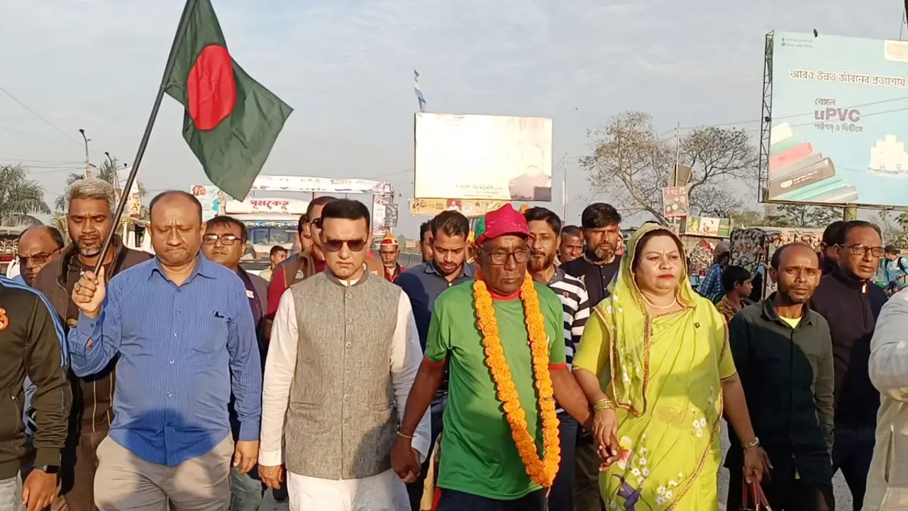 ৩০০ কিমি হেঁটে অসাম্প্রদায়িকতার বার্তা ছড়ালেন বীর মুক্তিযোদ্ধা