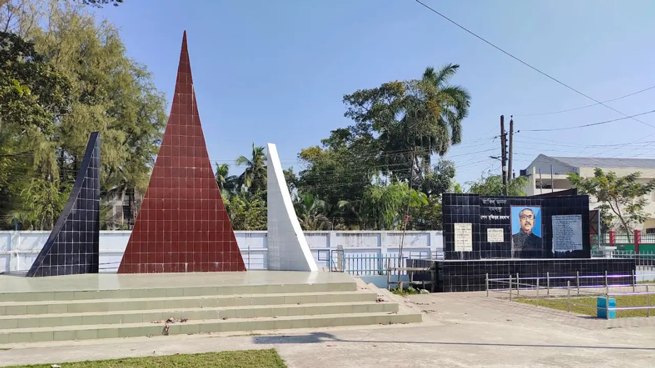 পটুয়াখালী মুক্ত দিবস আজ, মুক্তিযোদ্ধাদের ভয়ে পালিয়ে যায় হানাদাররা