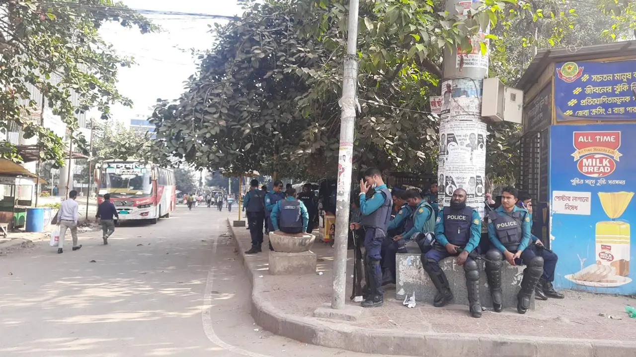 সমাবেশ ঘিরে মাঠে ৩৪ হাজার পুলিশ