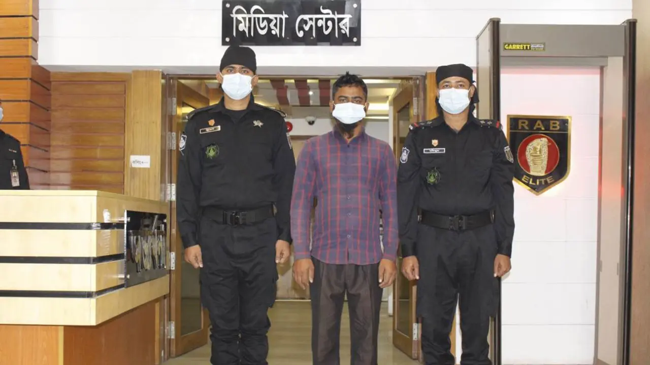 একাধিক মামলায় দণ্ড নিয়ে বাসা বদলে এক যুগ আত্মগোপনে পলাশ
