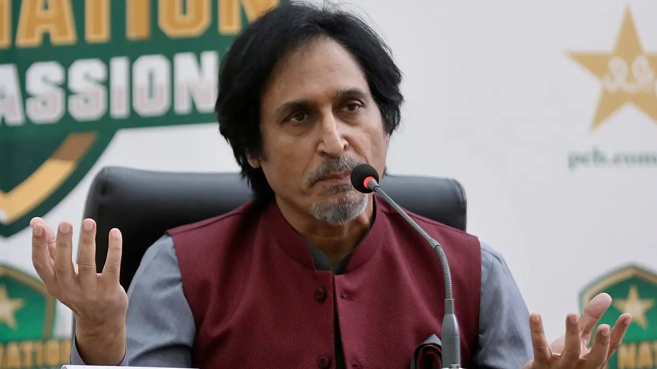 পিসিবি থেকে সরিয়ে দেওয়া হলো রমিজ রাজাকে