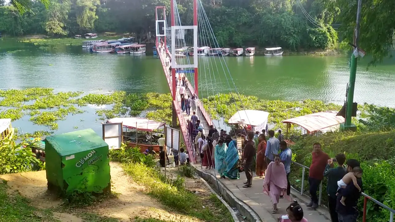 রাঙ্গামাটিতে পর্যটকের ঢল