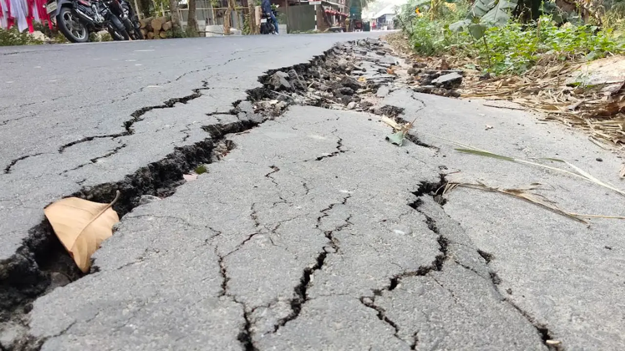 ১৩ কোটি টাকার রাস্তা ৬ মাসের মাথায় বেহাল দশা