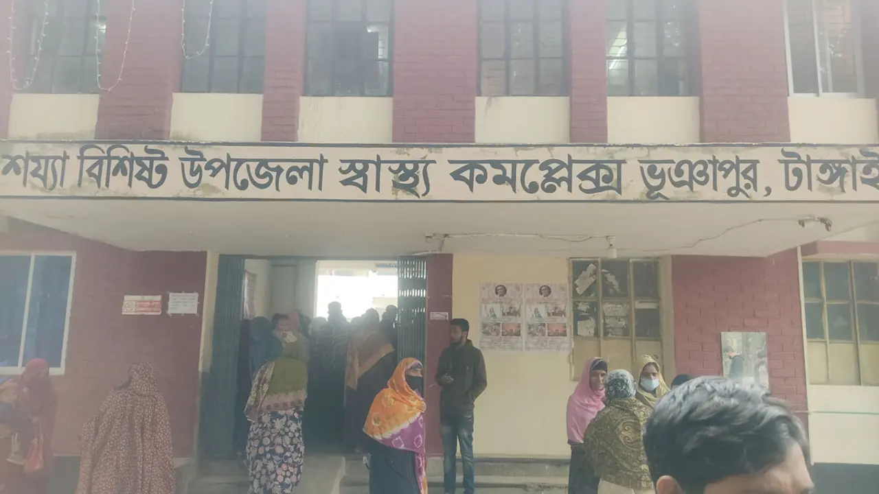 টাঙ্গাইলে ট্রাকের ধাক্কায় প্রাণ গেল ছেলের, বাবা হাসপাতালে