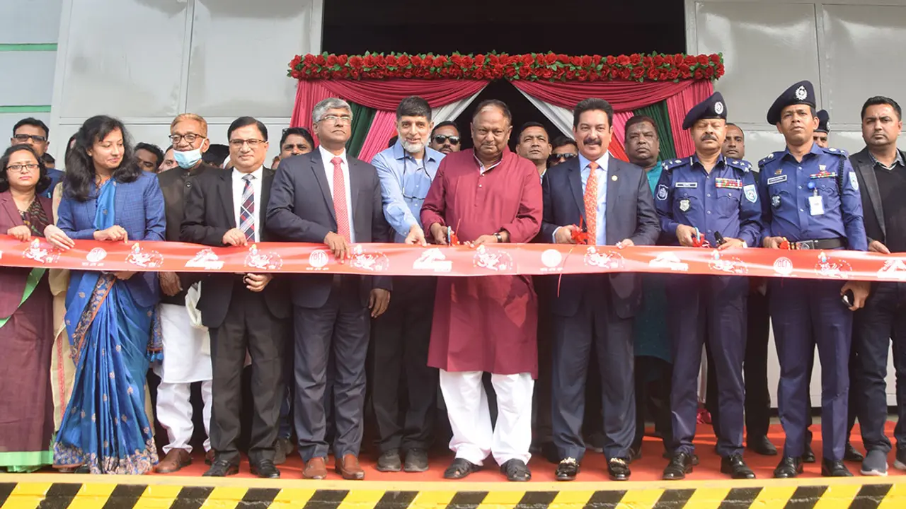 ‘মঙ্গা তাড়িয়েছেন প্রধানমন্ত্রী, কর্মসংস্থান করেছে আরএফএল’