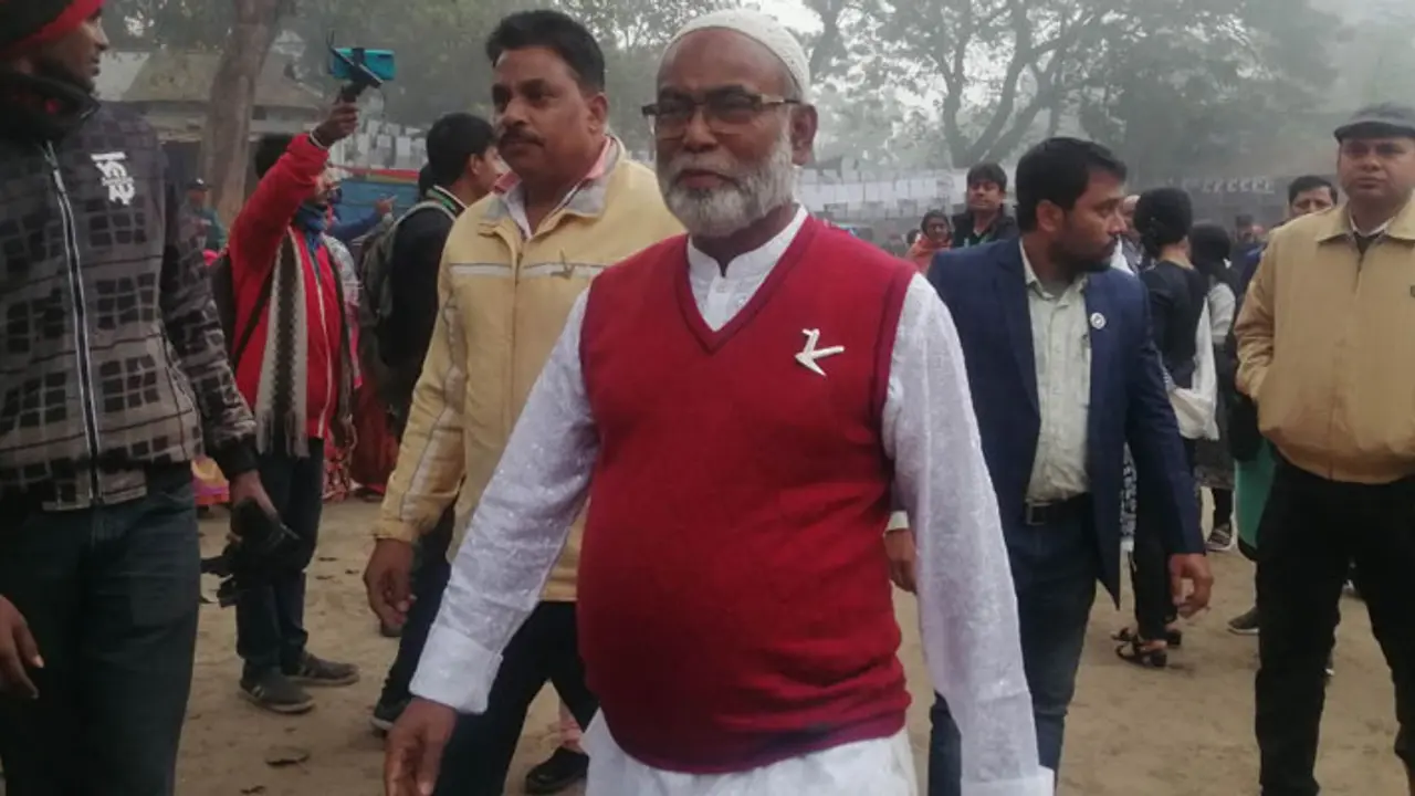 ইভিএমে ত্রুটি, ভোট দিতে পারলেন না মেয়র প্রার্থী মোস্তফা