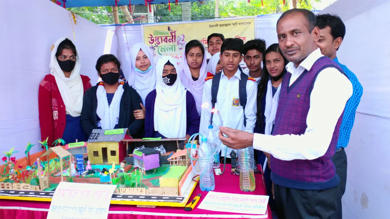 পানি ও পেট্রোল দিয়ে এলপি গ্যাস তৈরি করল ৩ স্কুল শিক্ষার্থী