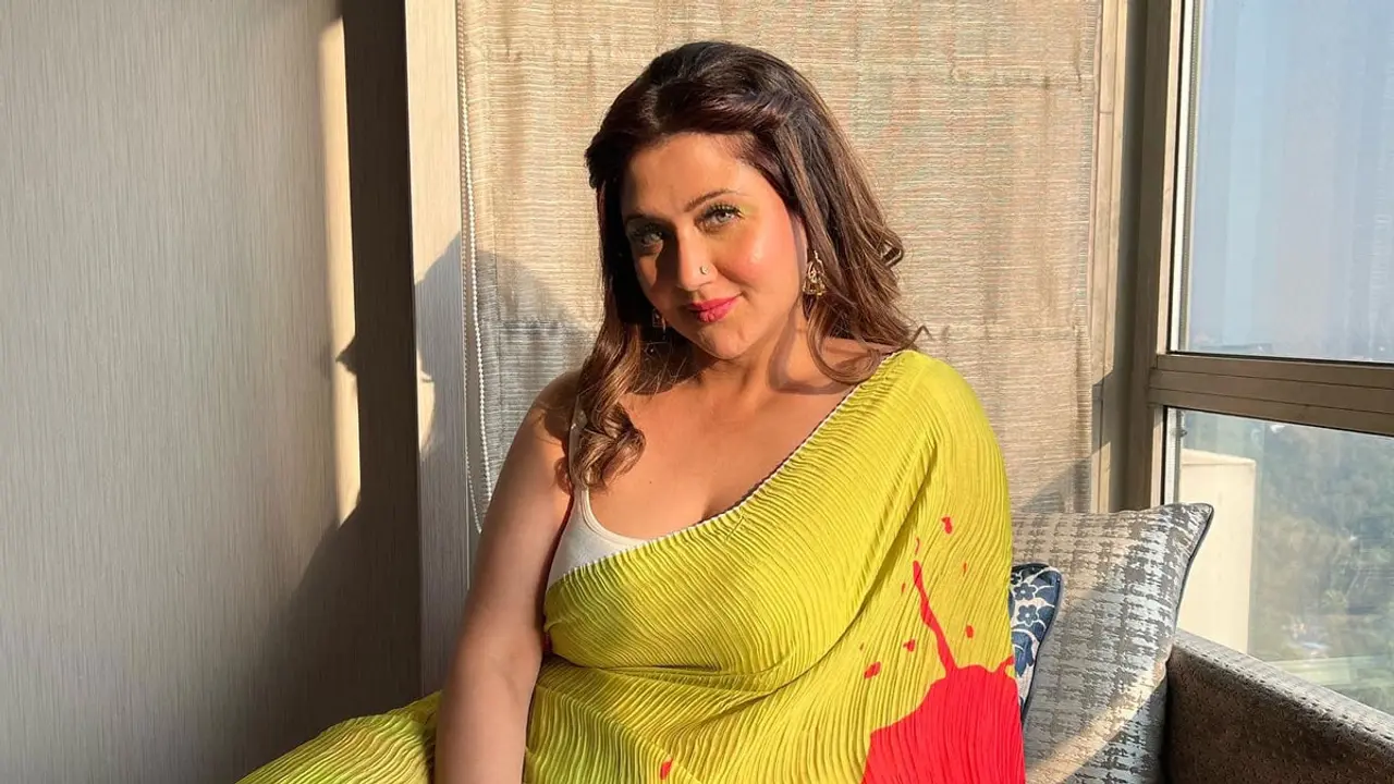 আর্জেন্টিনা জিতলে নীল-সাদা শাড়ি পরবেন তো স্বস্তিকা?