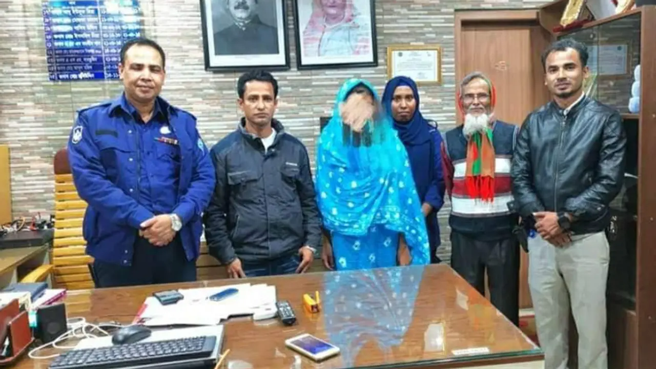যৌনপল্লিতে বিক্রি হওয়া কিশোরীকে বিয়ে করলেন চাকরিজীবী যুবক