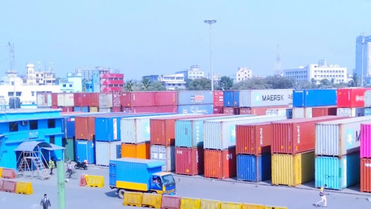 চার মাসে বাণিজ্য ঘাটতি ১ লাখ কোটি টাকার বেশি 
