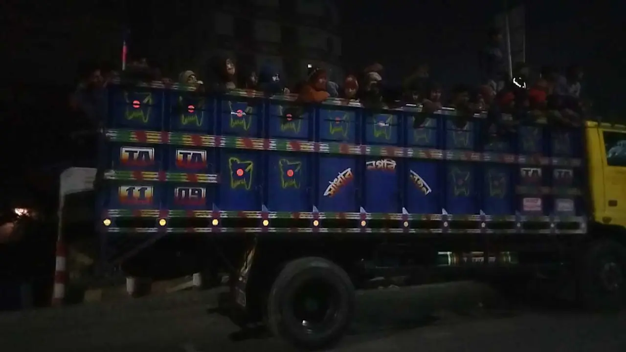 খোলা ট্রাকে উচ্ছ্বাস, শিশু-কিশোরসহ আটক ৯০ আর্জেন্টাইন সমর্থক