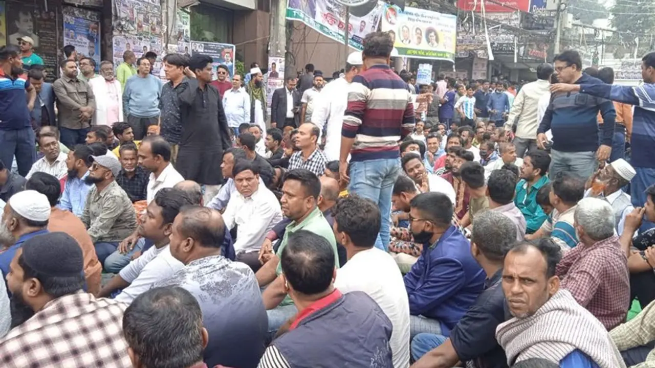 নয়াপল্টনে বিএনপির বিক্ষোভ, সতর্ক অবস্থানে পুলিশ