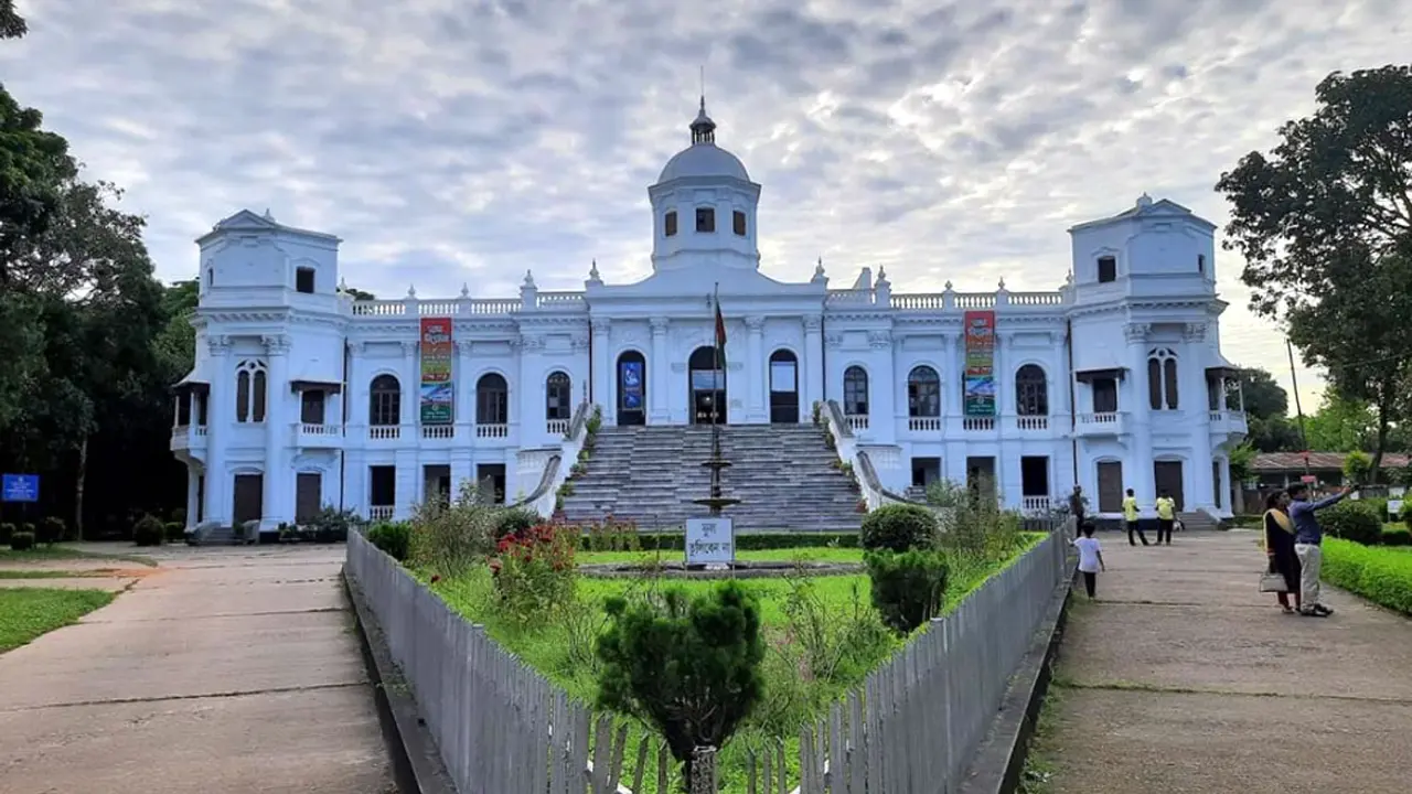 ‘রংপুর হামার রঙে ভরা রে, আরে ও বন্ধু আইসেন হামার বাড়ি’