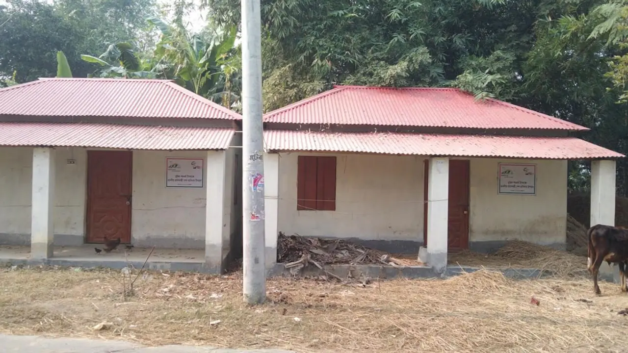 পাকা বাড়ি থাকার পরও পেয়েছে আশ্রয়ণের ঘর, বেশিরভাগেই ঝুলছে তালা