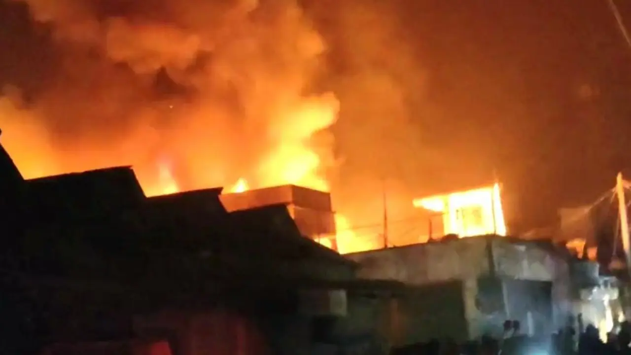 ঈশ্বরগঞ্জে ভয়াবহ অগ্নিকাণ্ড