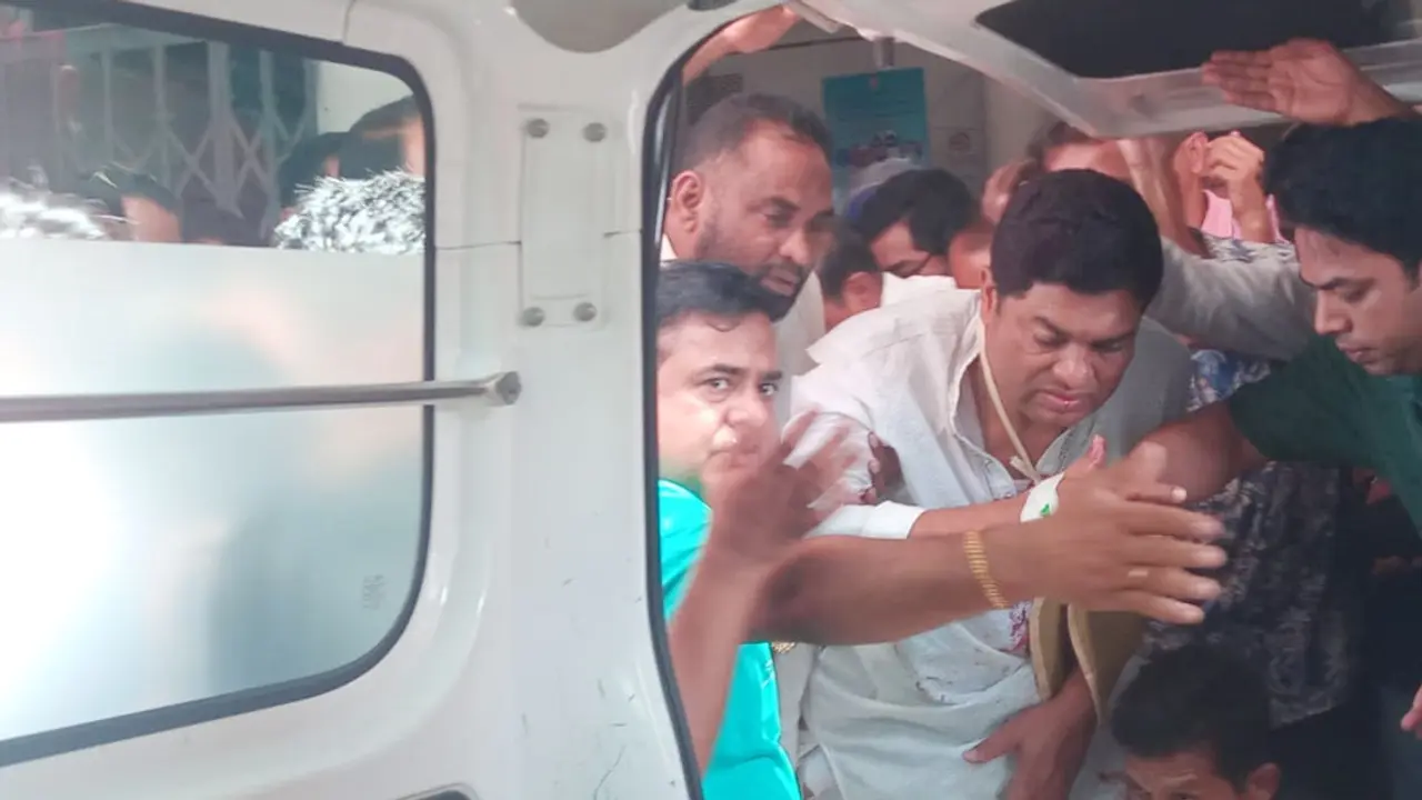 প্রধানমন্ত্রীর অনুষ্ঠানে যাওয়ার পথে দুর্ঘটনায় আহত বরগুনার মেয়র