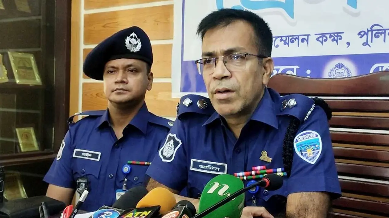 বিষ মাখানো মিষ্টি আনেন প্রেমিক, সন্তানদের খাওয়ান মা