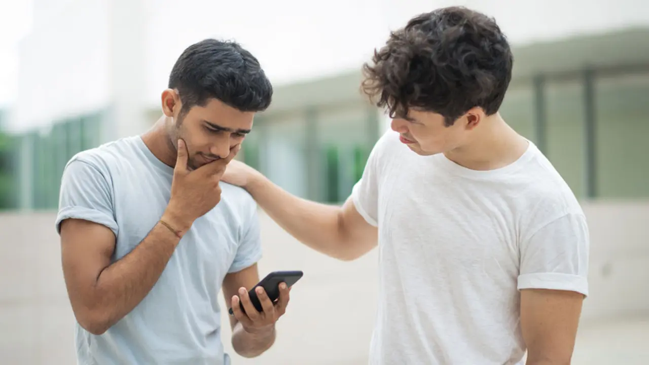 কাউকে সান্ত্বনা দেওয়ার নিয়ম