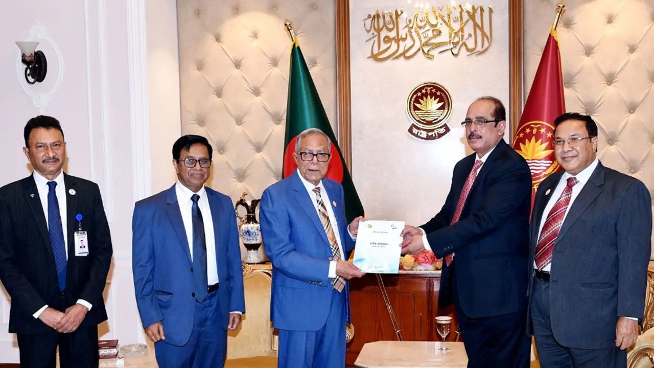 রাষ্ট্রপতির কাছে দুদকের বার্ষিক প্রতিবেদন পেশ