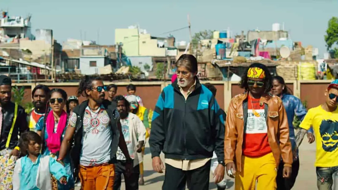 কেমন করছে অমিতাভের ‘ঝুন্ড’