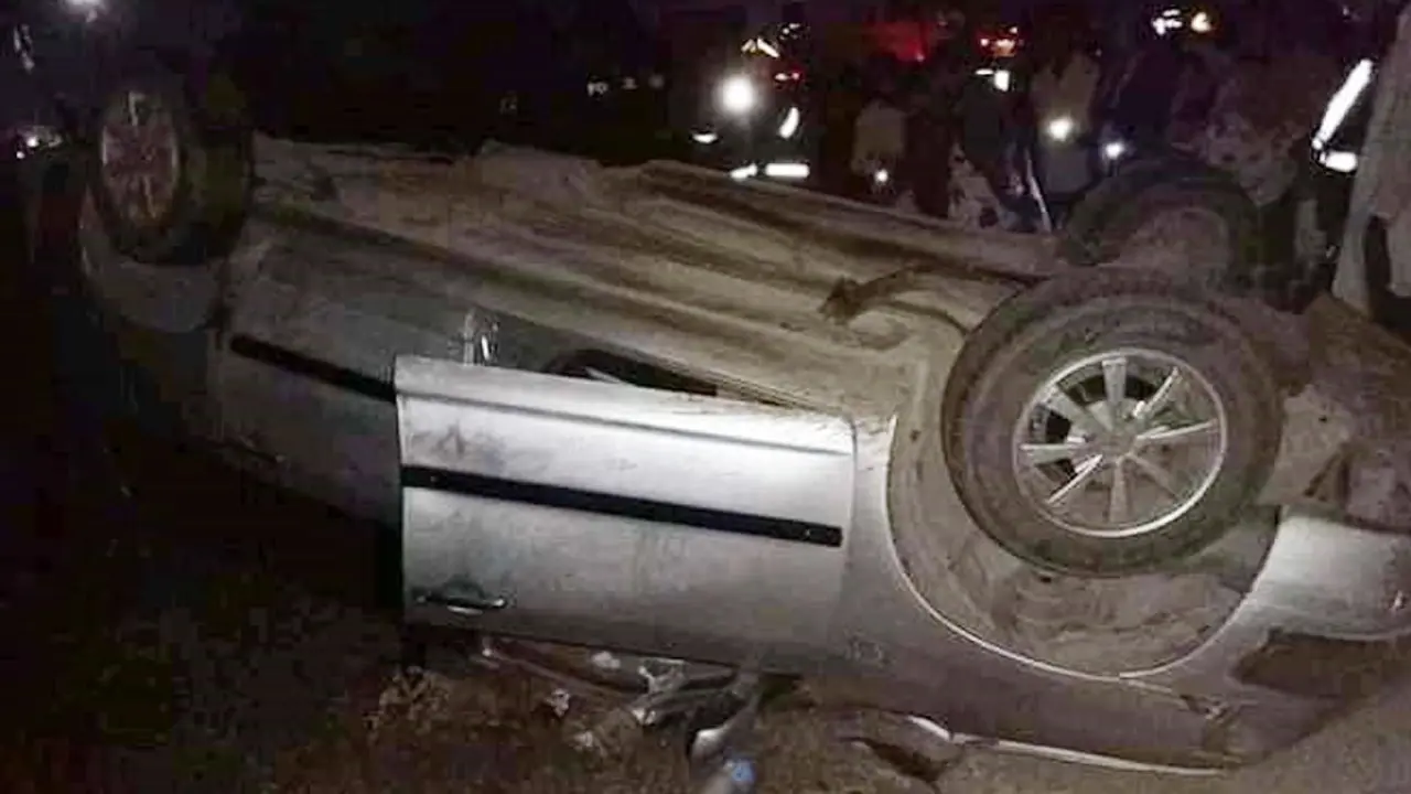 ট্রেনের ধাক্কায় প্রাইভেটকারের এক যাত্রী নিহত, আহত ৫